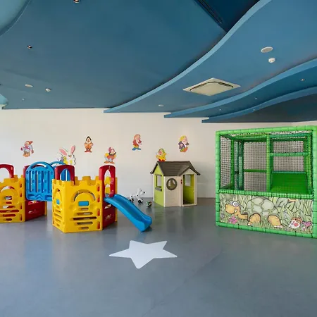 Juju Premier Palace בלדיבי